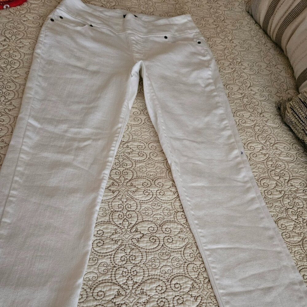 Women's white jeans
